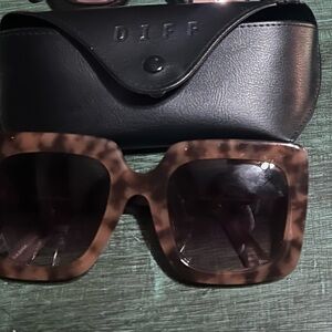 Diff Eyewear Tortoise Shell Sunglasses